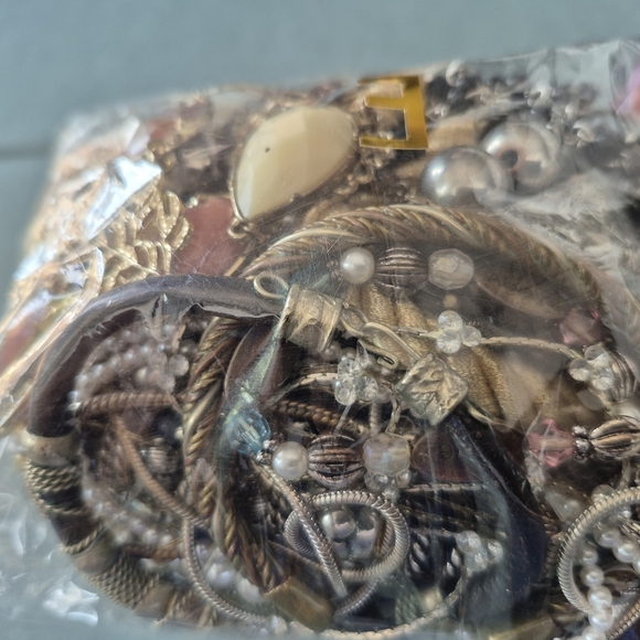 Mystery Craft Jellery Bag E - Picture 7 of 13